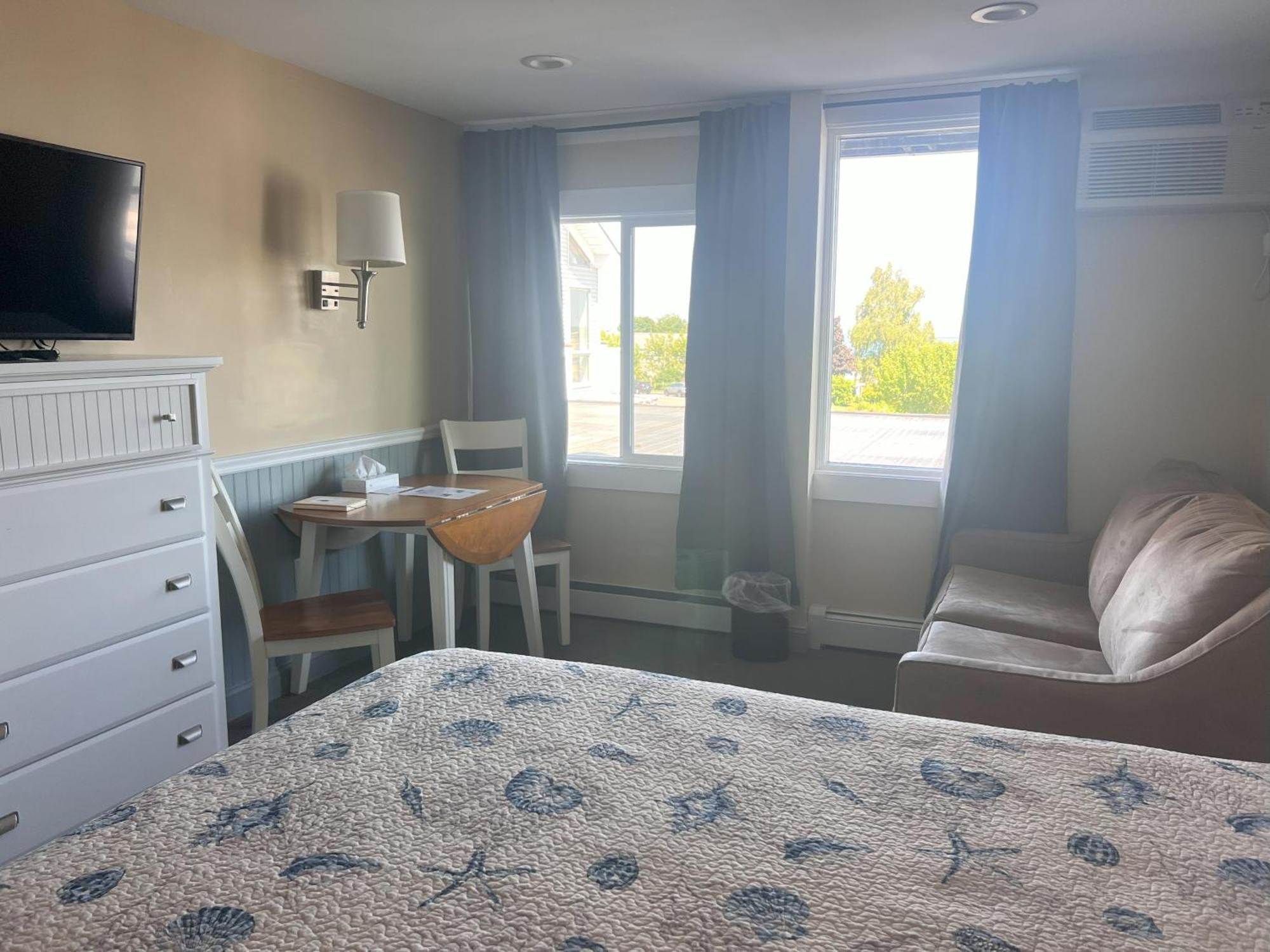 Trade Winds On The Bay Lejlighedshotel Rockland Eksteriør billede